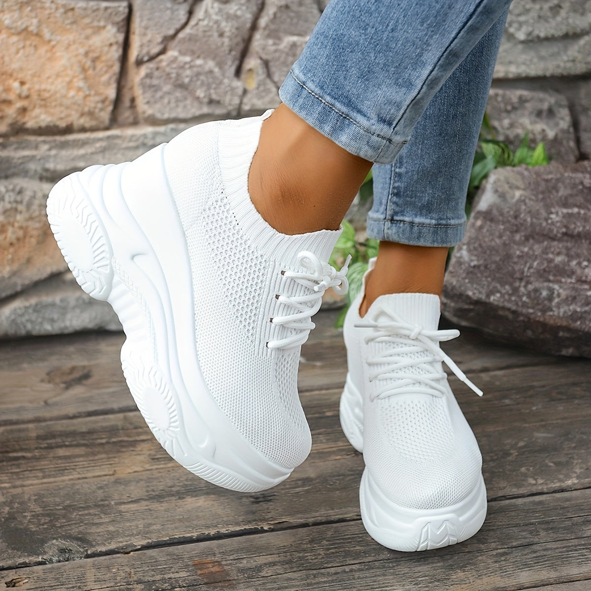 Ayollar uchun qora va oq tilla bilan yopiladigan kundalik sport poyabzali, nafas oladigan, yengil