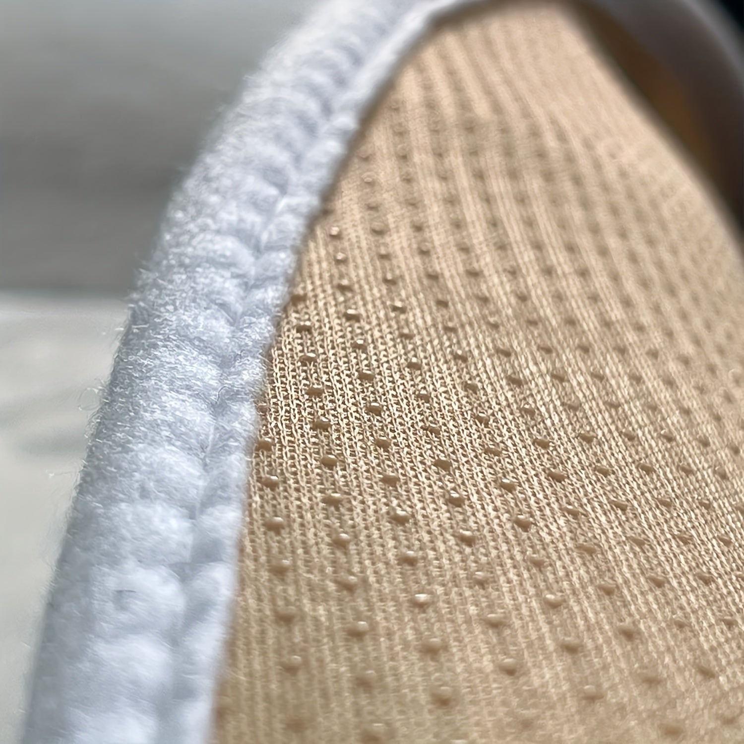 Cojín para asiento de coche de franela blanco y negro, instalación universal, sin arrugas