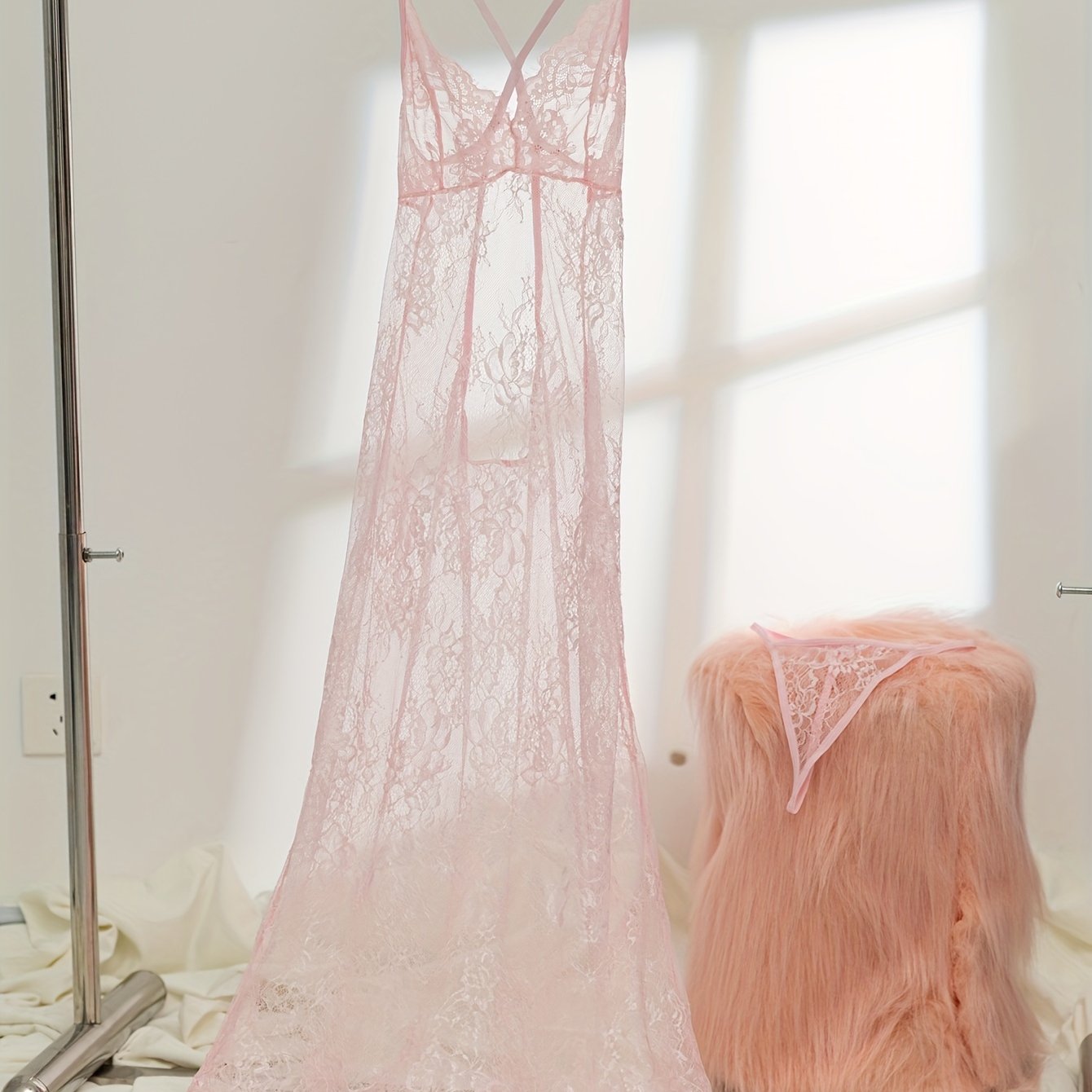 Conjunto de vestido largo maxi con recortes semitranslúcidos y vestido de noche tanga