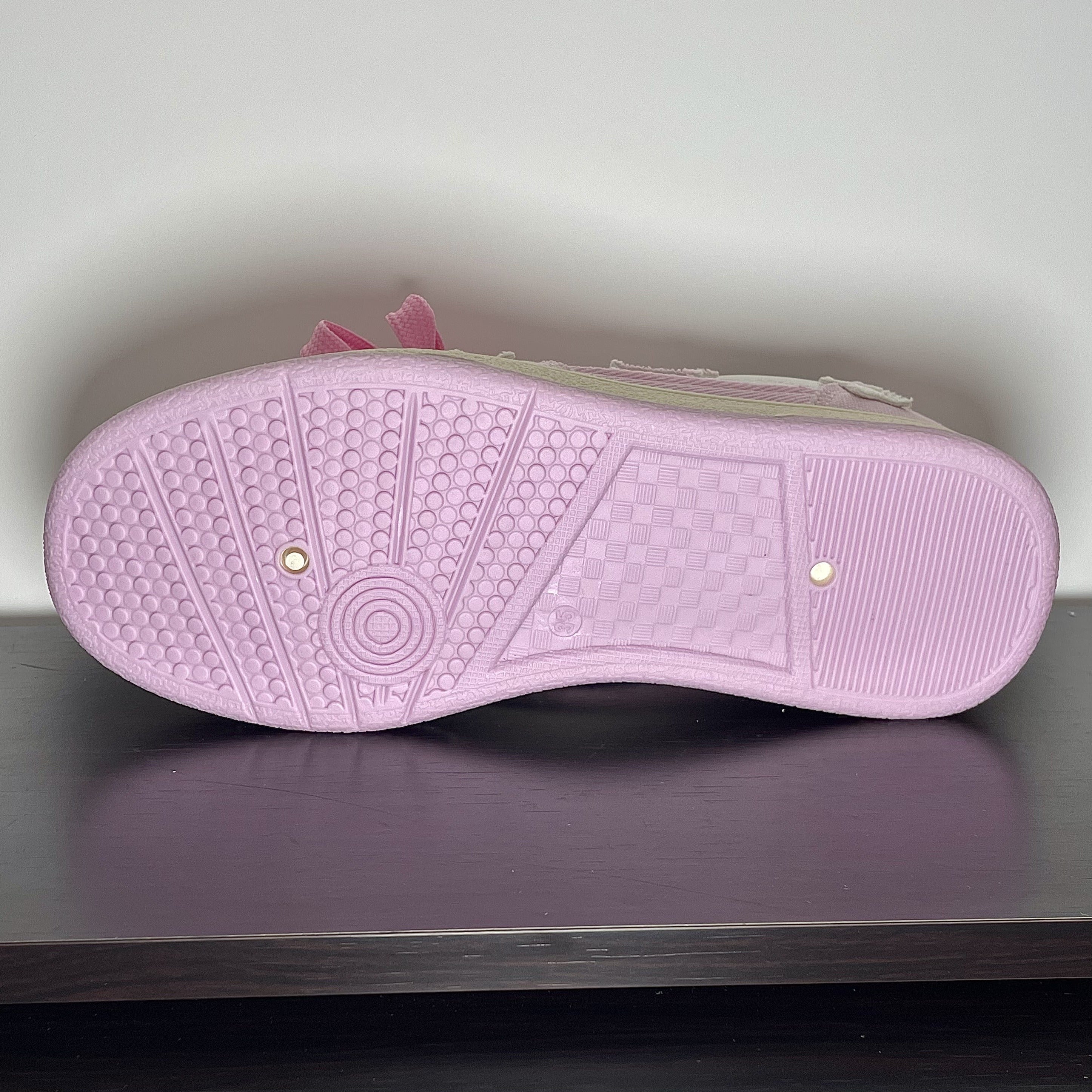 Girls' All-Season Star Pattern Low Top Sneakers Non-Slip Lightweight Durable Shoes