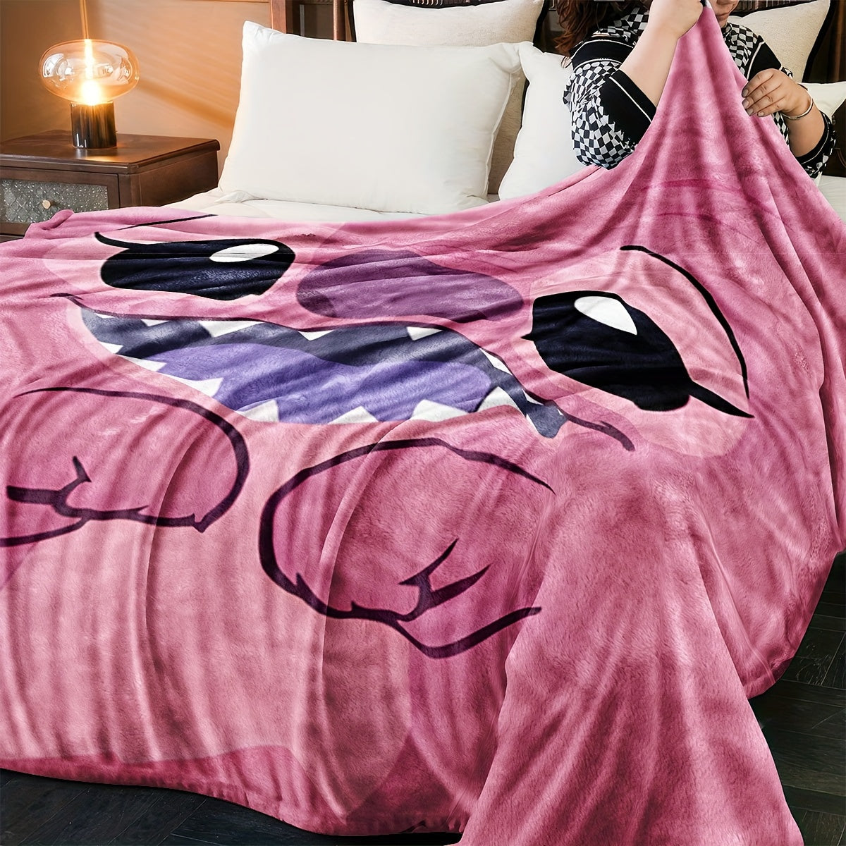 Pink Plush Throw Blanket with Cartoon Design Soft Polyester Knit for Bed Sofa Travel
