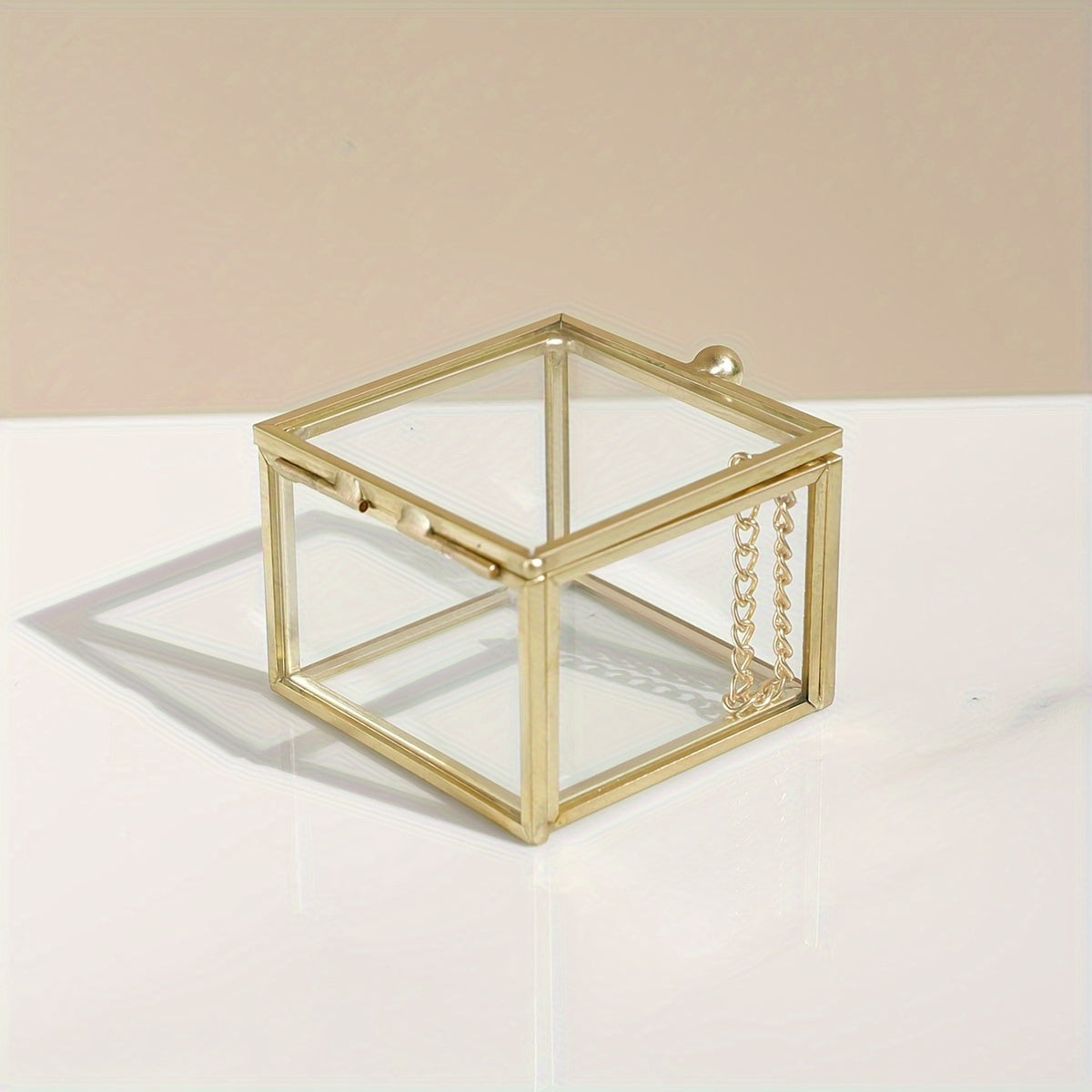 Квадратная стеклянная шкатулка для украшений с винтажным дизайном и золотыми акцентами для серег, колец и ожерелий