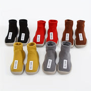 Yangi tug'ilgan qizlar va erkaklar uchun yoz va bahor uchun oson kiyiladigan mato poyabzal socklari