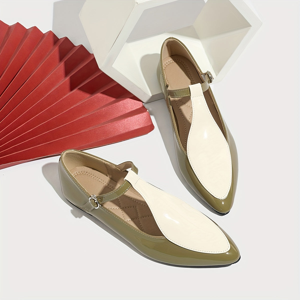 Women's Green Color-Block Mary Jane Flats with Pointed Toe Buckle Closure Lightweight TPR Sole