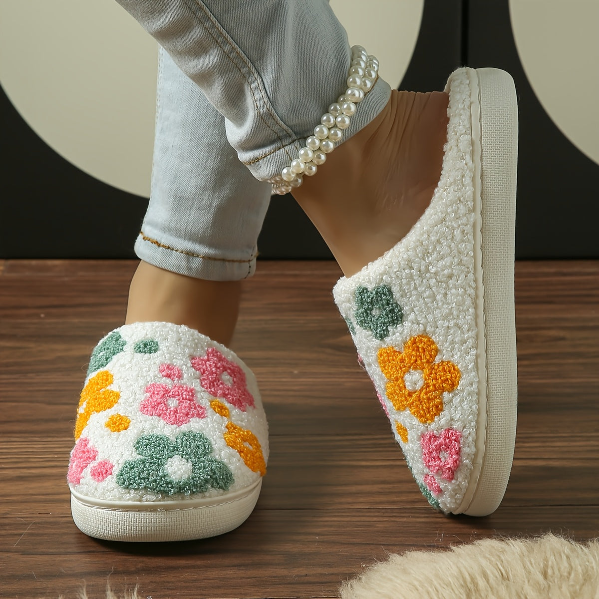 Ayollar uchun gul naqshli mo'ynali uy poyabzali, TPR taglik bilan issiq ichki uy poyabzal