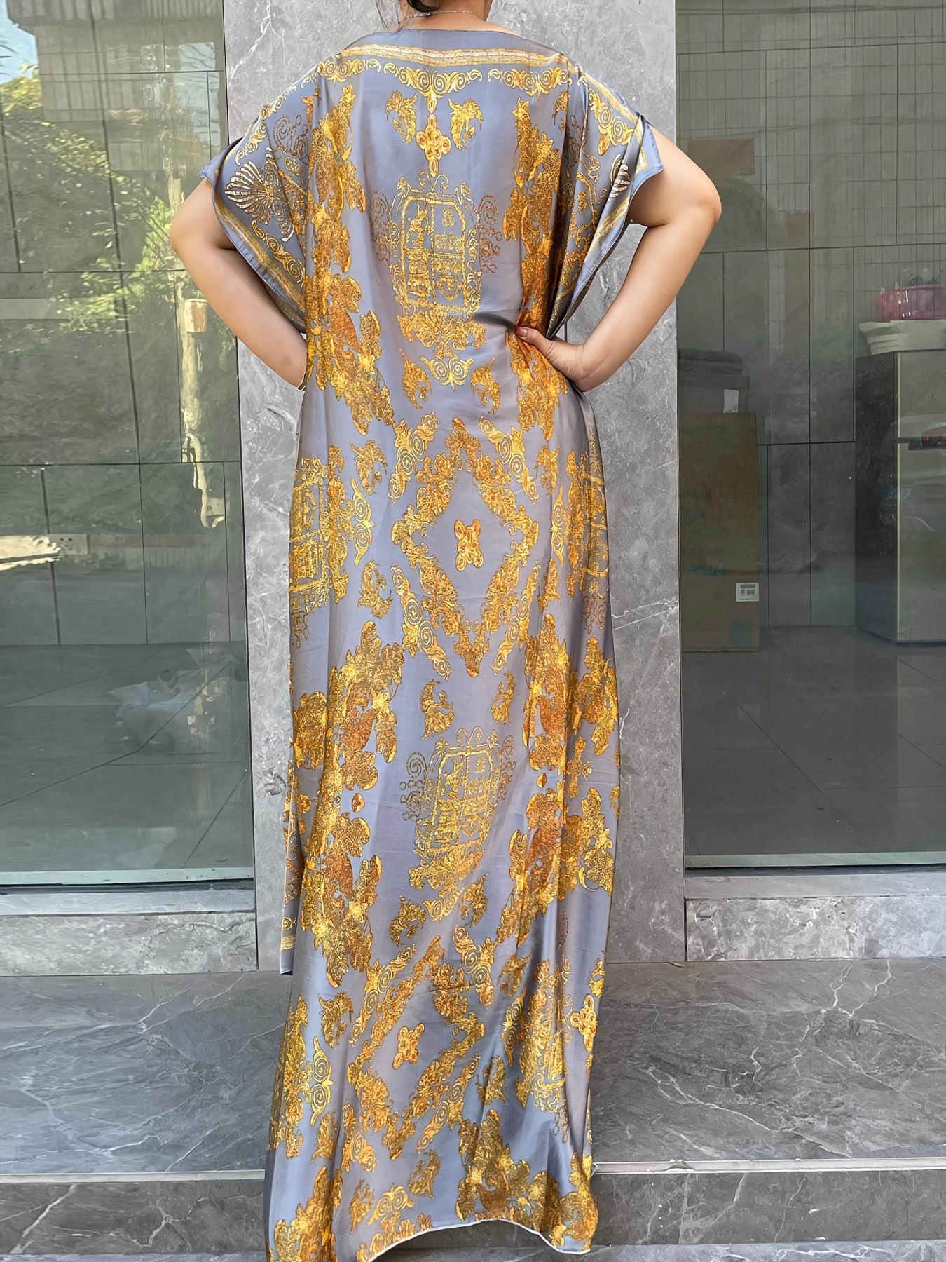 Ayollar uchun katta o'lchamli gullar bilan bosilgan tunik kiyiqi polyester batwing qo'lqopli barcha mavsum uchun