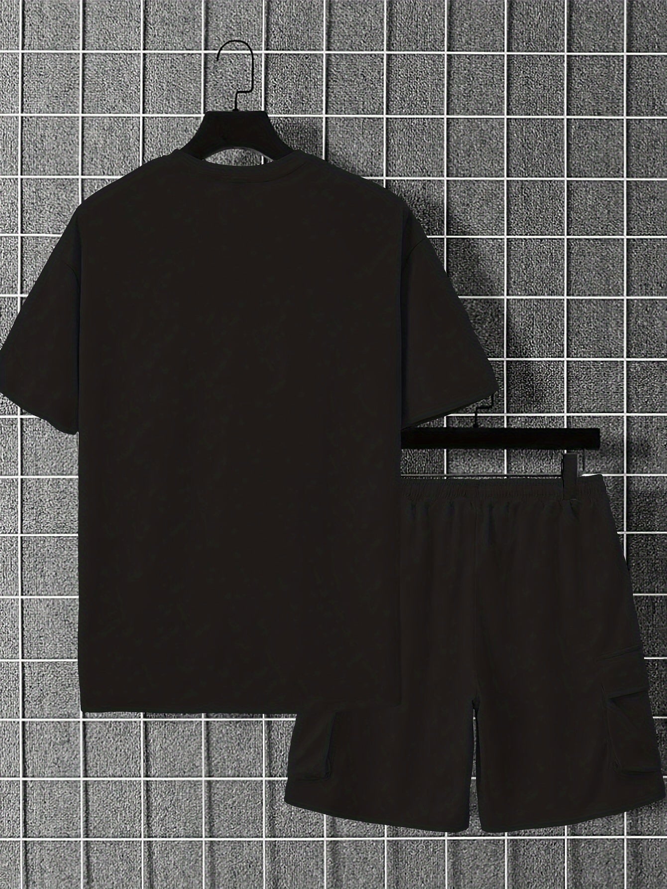 Men's Polyester Casual Sportswear Set T-Shirt and Drawstring Shorts with Pockets