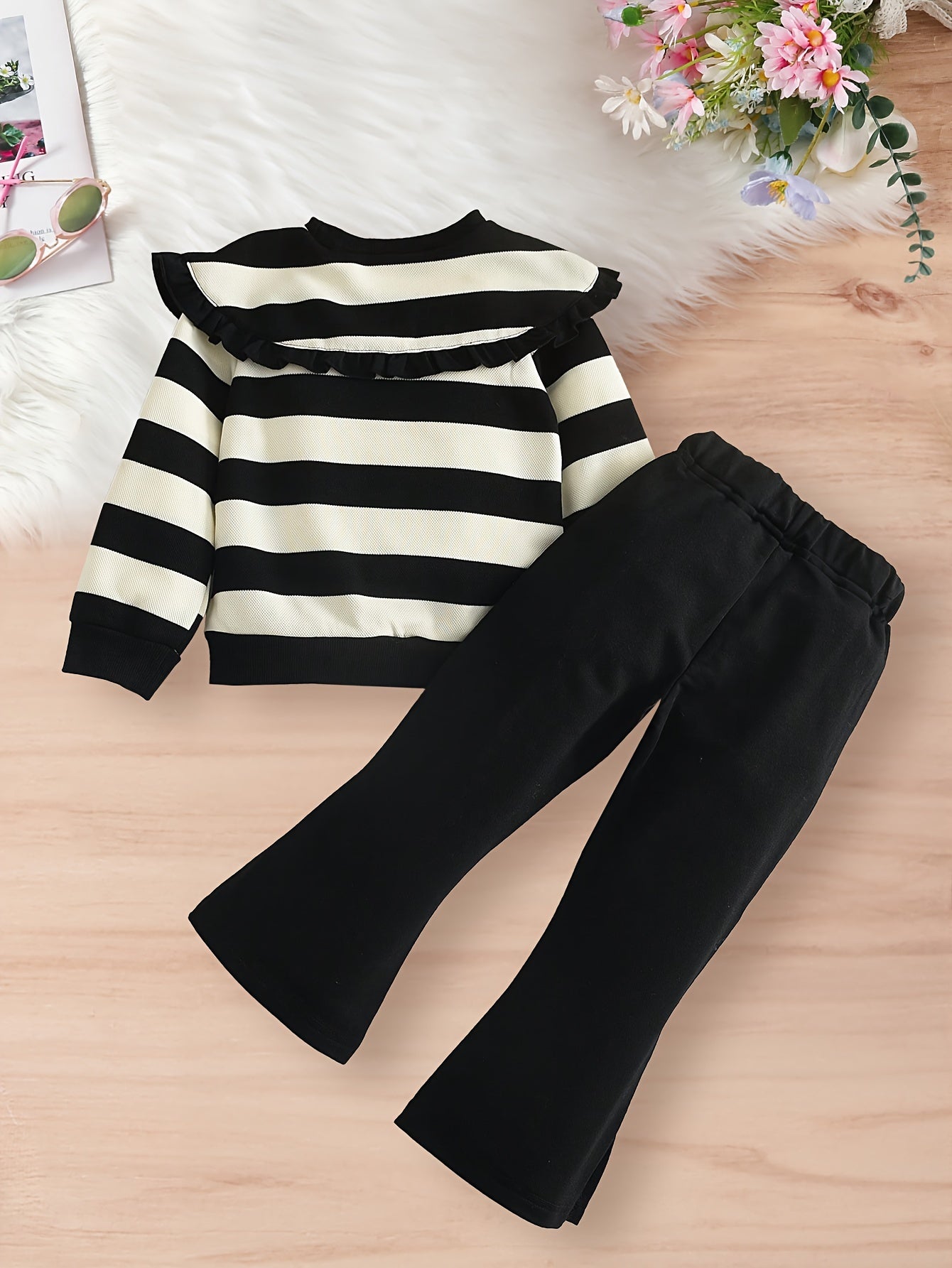 Детский комплект: свитер и брюки с сердечным узором для весенне-осенней одежды на улицу