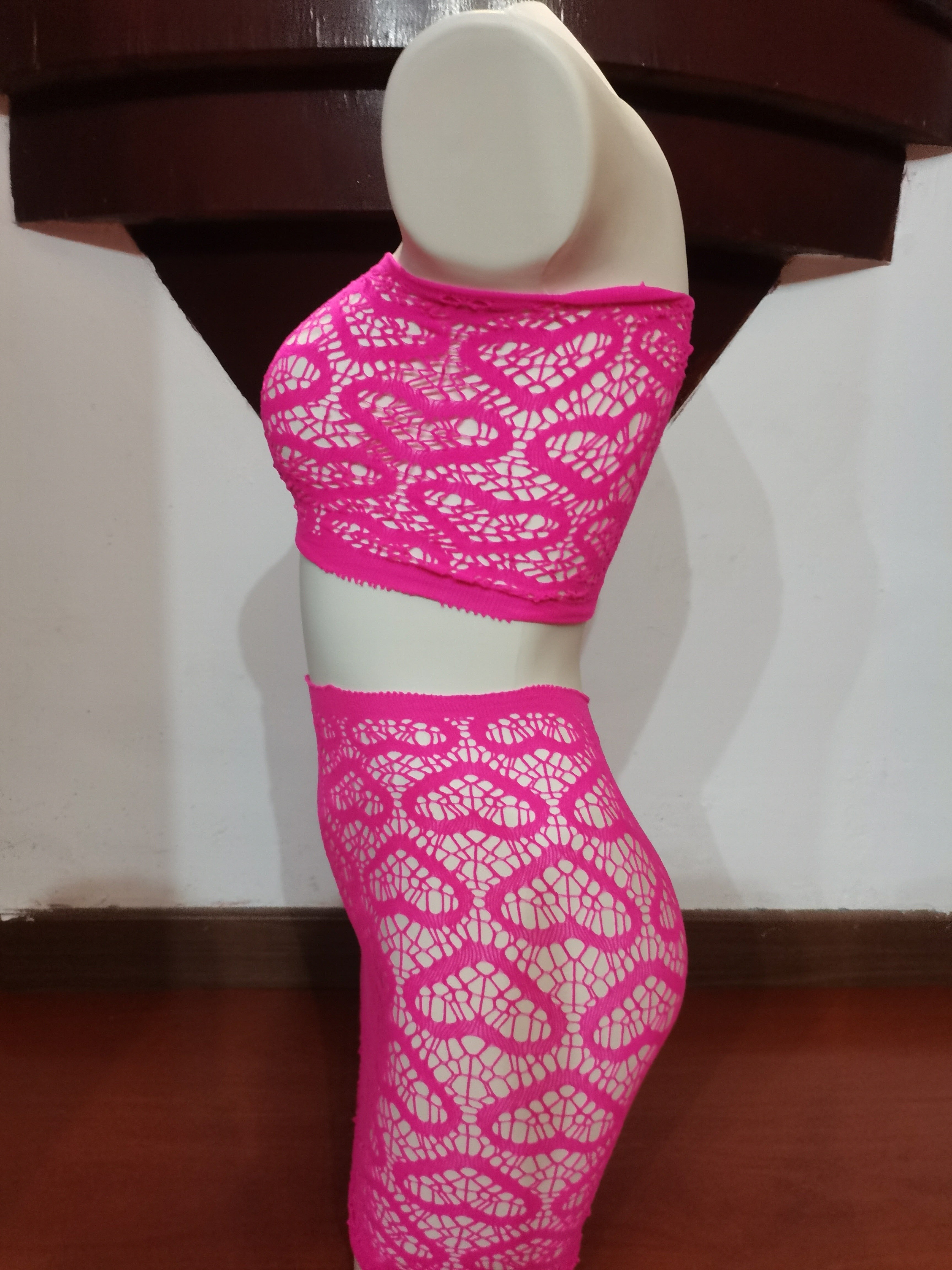 Conjunto de lencería para el Día de San Valentín de mujer con top tubo, falda y bolso con estampado de amor