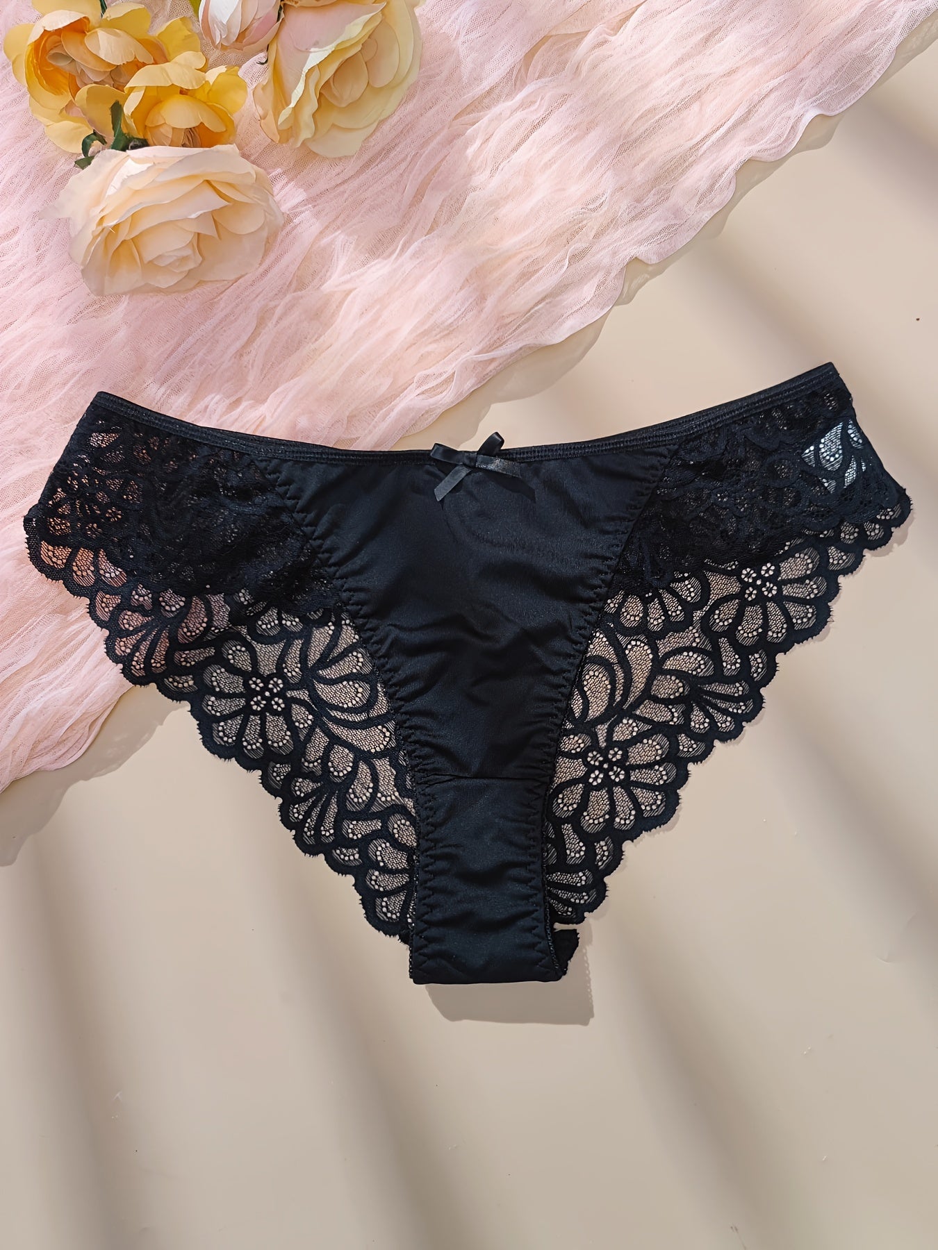 Women's Plus Size Lace Trim No Show Briefs with Bow Decor 3 Pack