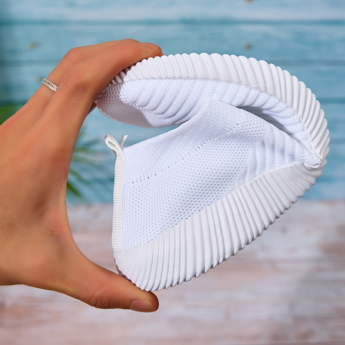 Ayollar uchun tarmoqli slip-on sport poyabzali yengil kundalik poyabzal barcha mavsumlar