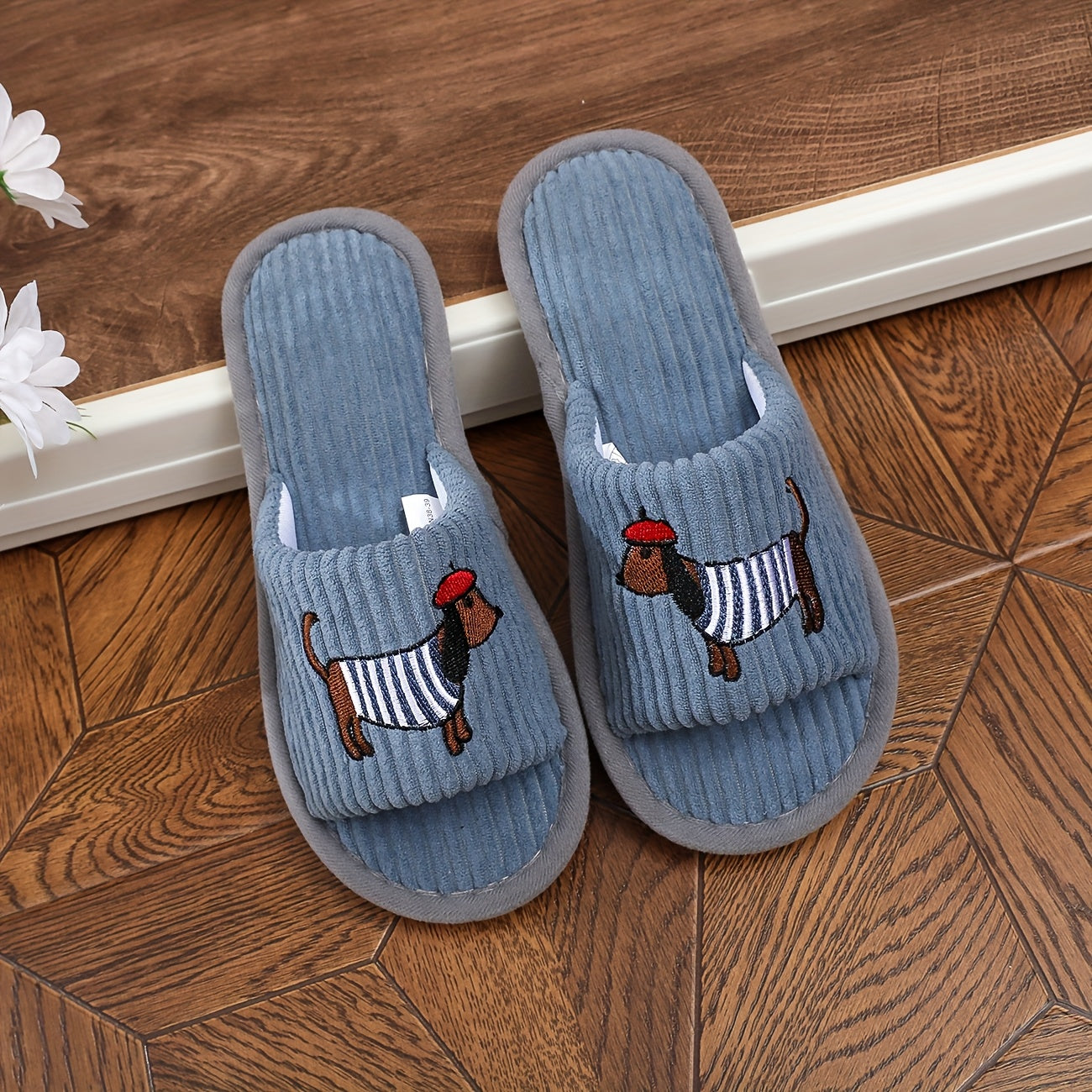 Ayollar uchun qora korduroy it poyabzali, qizil sharf bilan, ichki va tashqi foydalanish uchun poyabzal