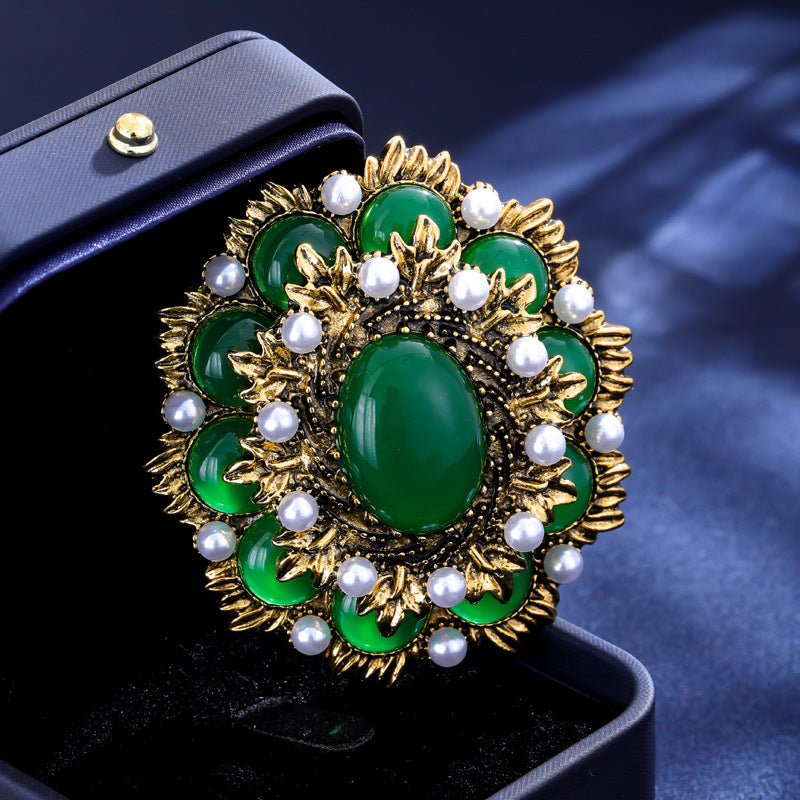 Women’s Baroque Style Brooch Rhinestones Pearl Retro Palace Emblem Jewelry