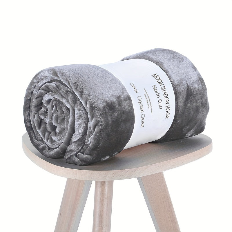 Fleece Blanket for Couch Solid Color 300GSM Soft Fuzzy Cozy All Seasons
