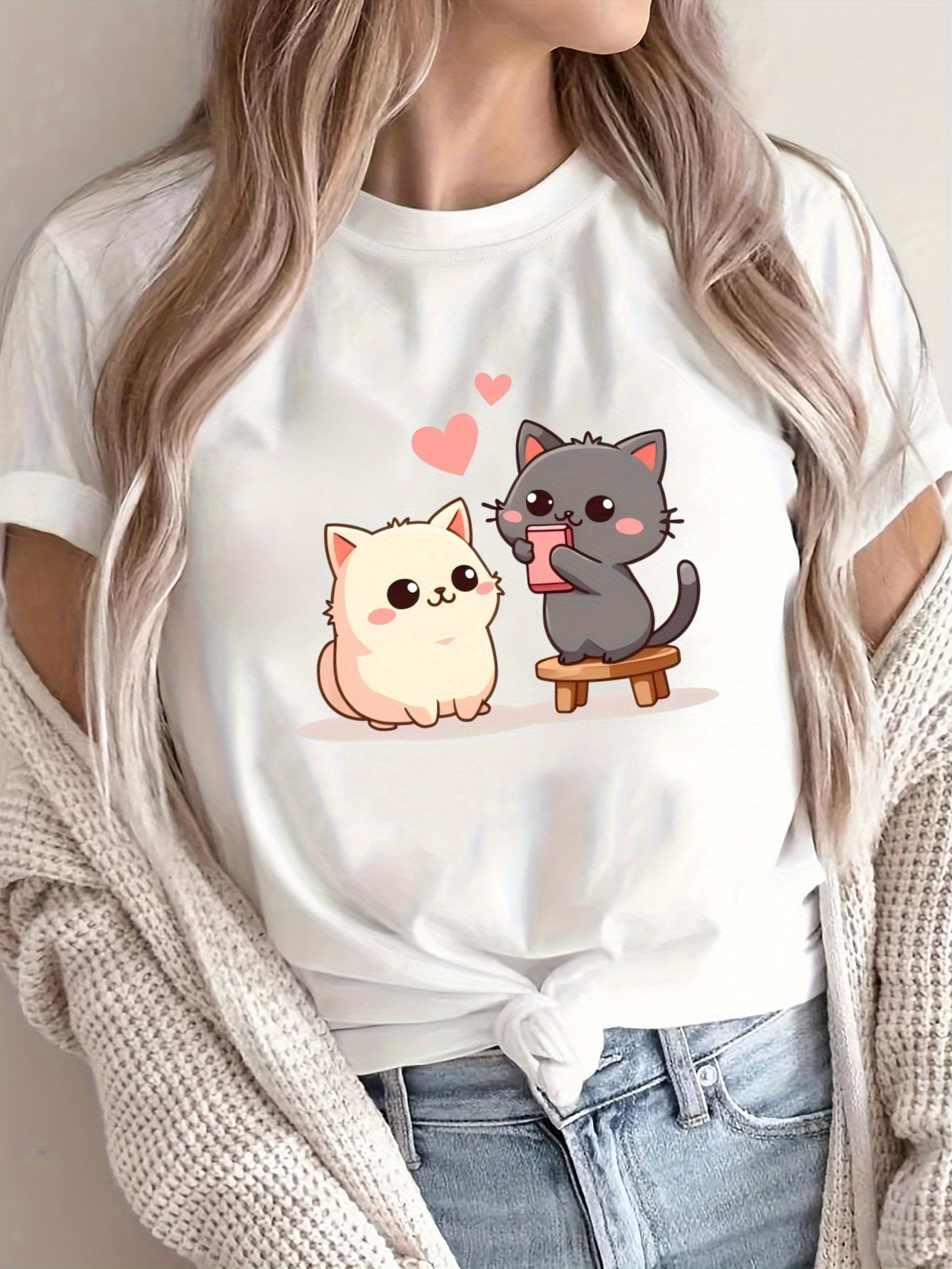 Women's Oversized Polyester T-Shirt with Cat and Heart Graphics, Casual Comfortable Fit