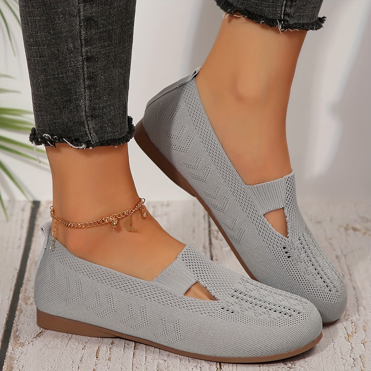 Women's Solid Color Breathable Knit Slip-On Flat Shoes