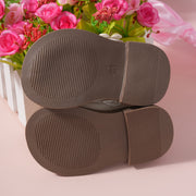 Yangi tug'ilganlar va kichkina bolalar uchun bolalar poyabzali, barcha mavsumlar uchun PU mato bilan bezatilgan gulli marjonli qizlar uchun flatlar