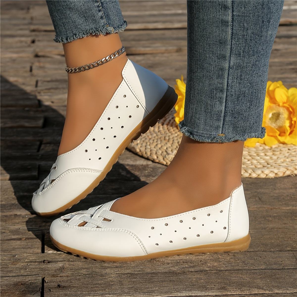 Women's Casual Flat Shoes Hollow Design Rubber Sole Non-Slip Comfortable