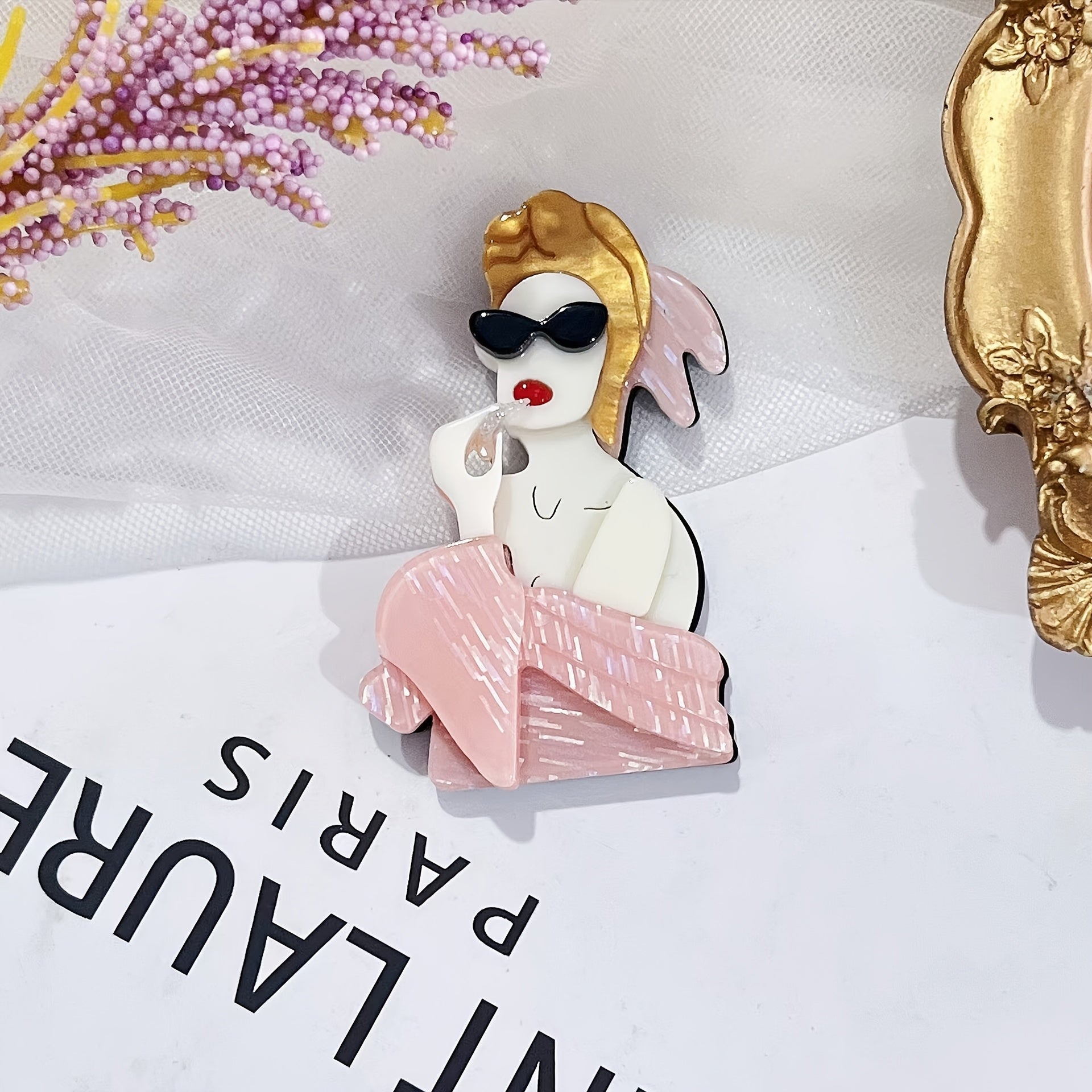 Women's Brooch Two-Tone Acrylic Dress Pin Irregular Shape Fashion Accessory