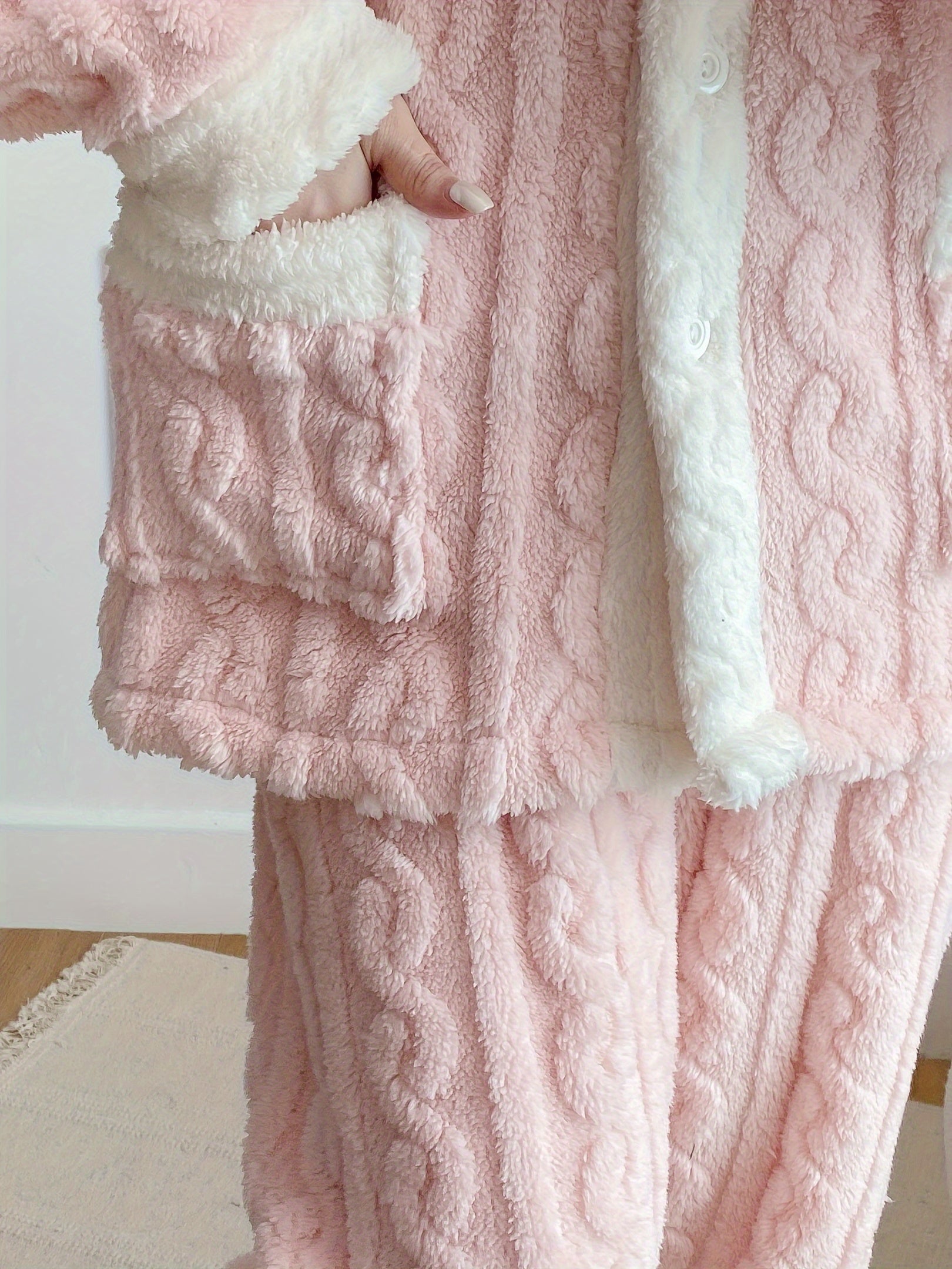 Women's Fleece V-Neck Pajama Set with Pockets Long Sleeves Winter Cozy Polyester