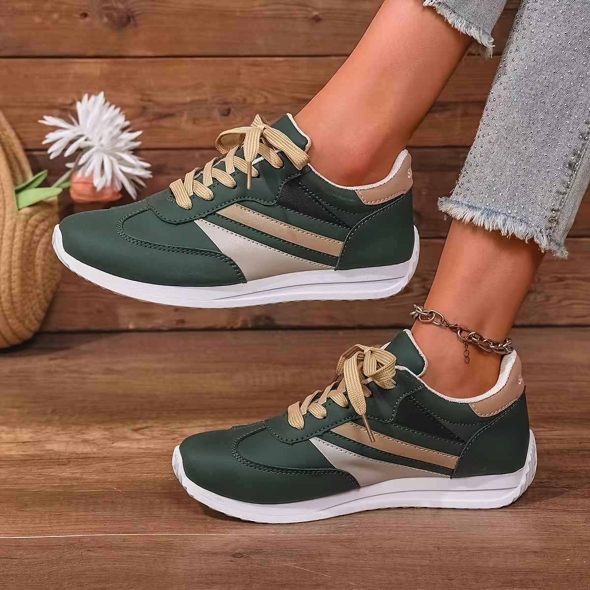 Women's Classic Fashion Sneakers Lightweight Non-Slip Casual Sports Shoes