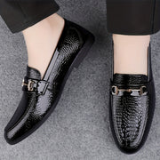 Мужские мокасины из кожи с нескользящей подошвой, винтажные, с круглым носком, повседневные, легко надеваются, для весны и лета