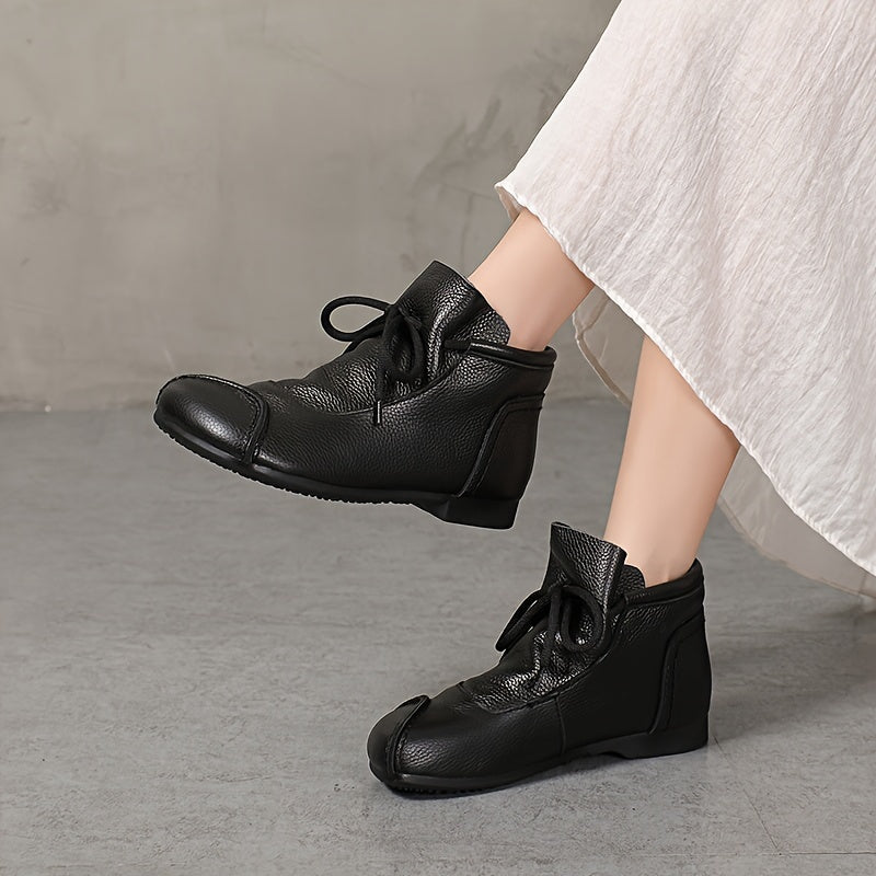 Ayollar uchun qisqa ipli bo'yniga qadar botinkalar