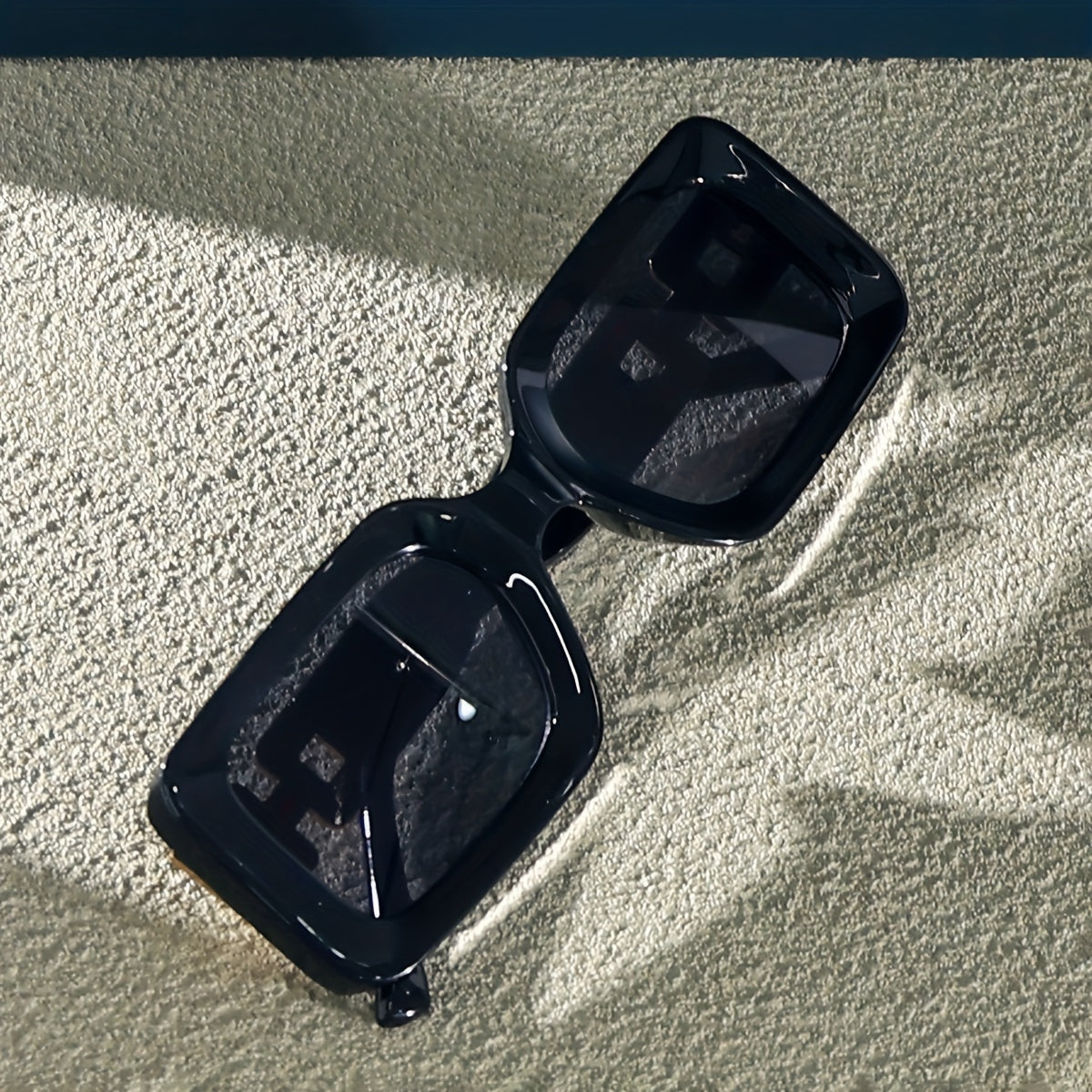 Square Sunglasses for Men and Women Anti-Glare Driving Travel Beach