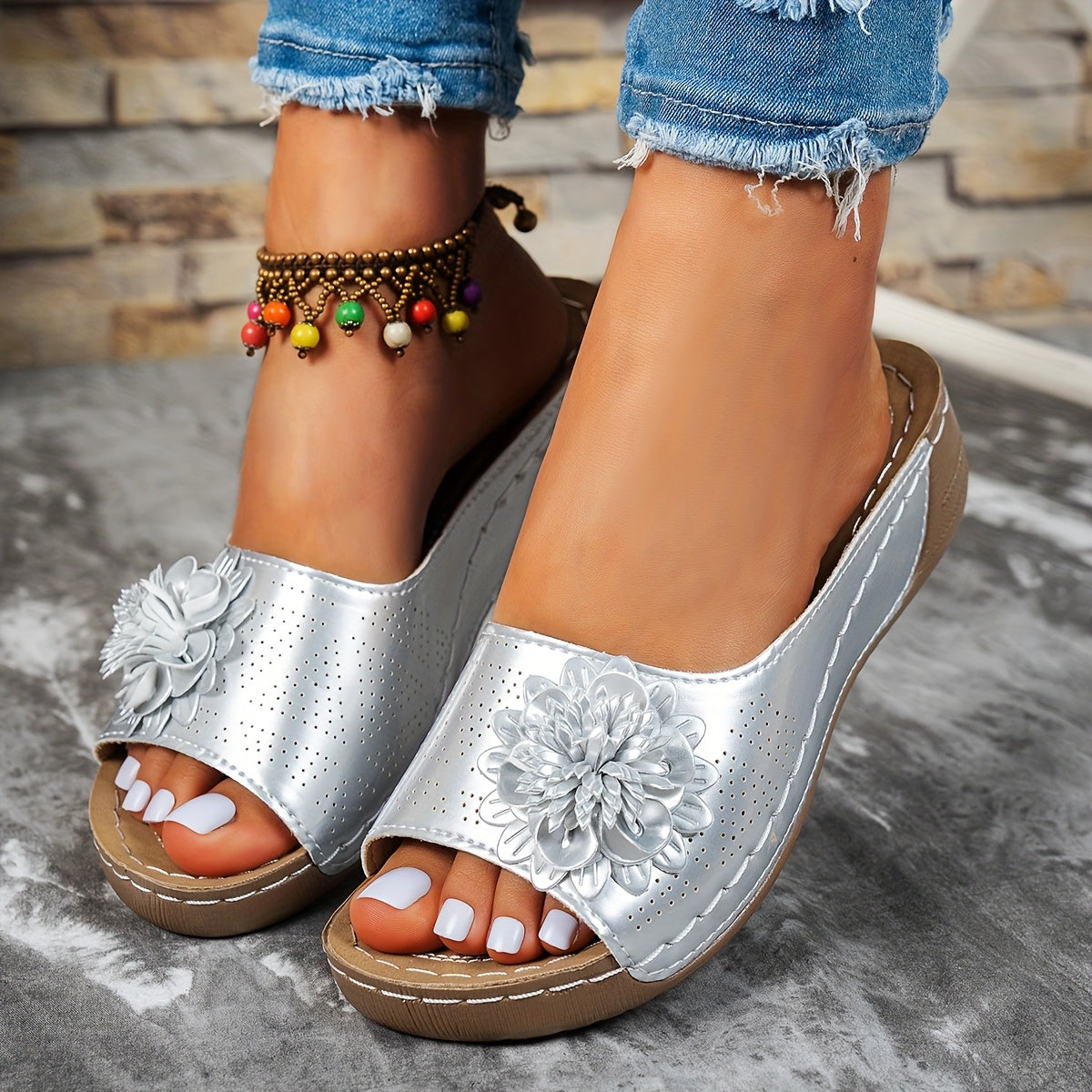 Women’s White Floral Slip-On Slippers with Open Toe and Flat Heel