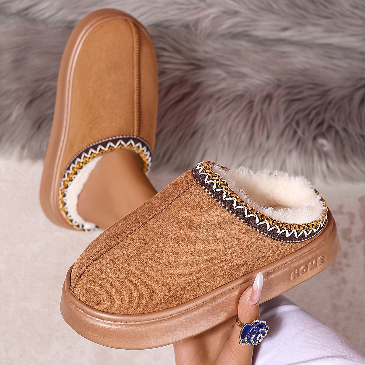 Kattaroq o'lchamdagi juftlik uchun issiq, plush bilan qoplangan ichki va tashqi qorli botinkalar va shlyapa