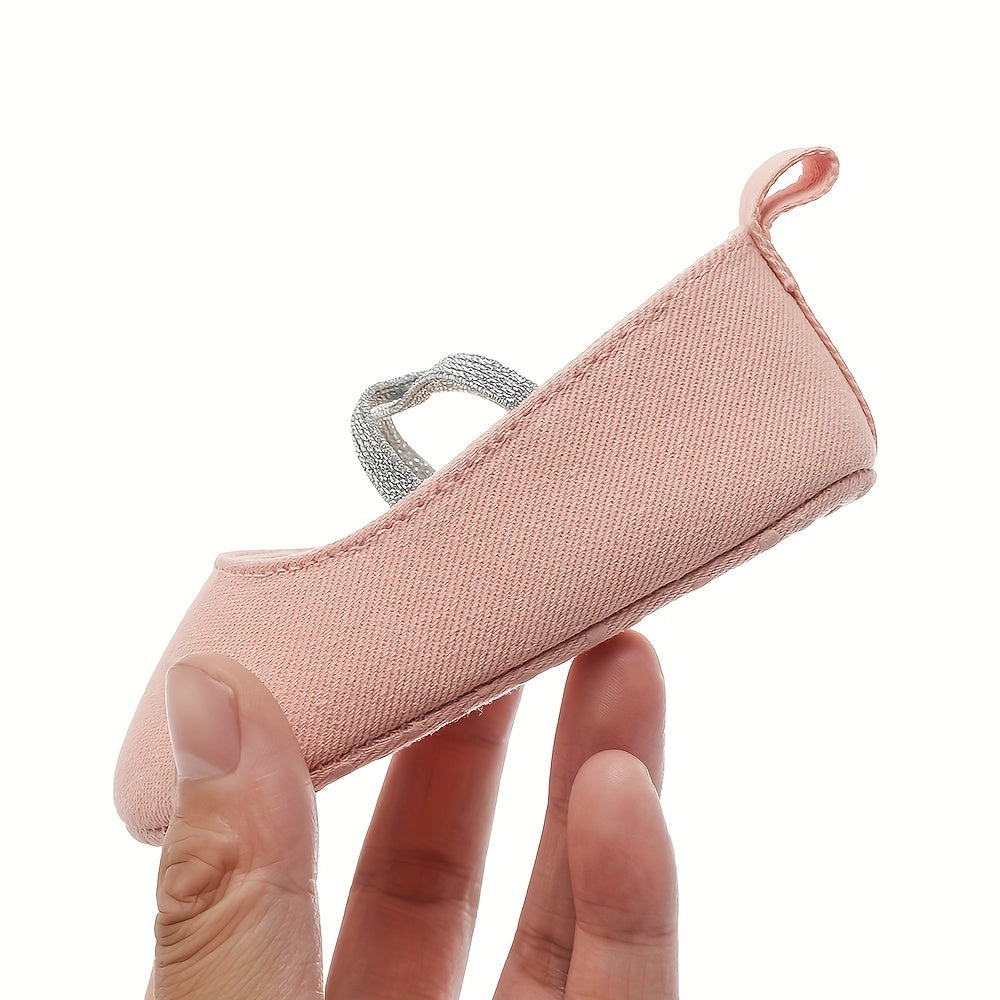 Блестящие слипоны для малышей с мягкой подошвой, нескользящие для комфортной ходьбы весной/осенью.