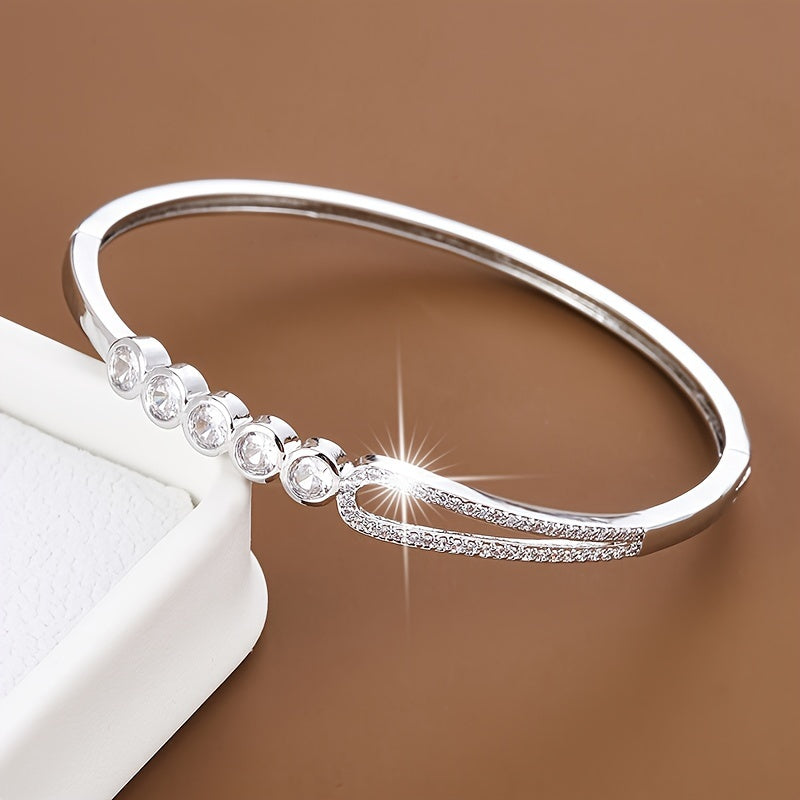 Women's Bracelet with Zirconia Bead Ring Clasp and Circular Design