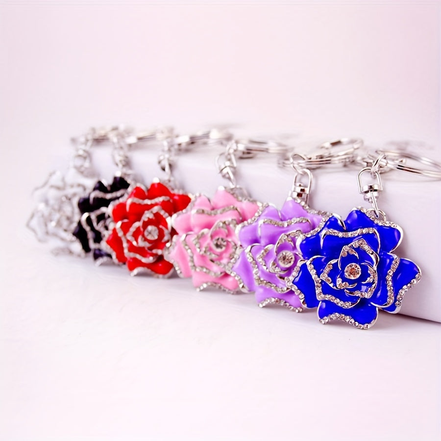 Разноцветные брелоки-цветы в форме розы, изготовленные из прочного сплава, идеально подходят для сумок, автомобилей и телефонов, добавляя элегантный штрих.