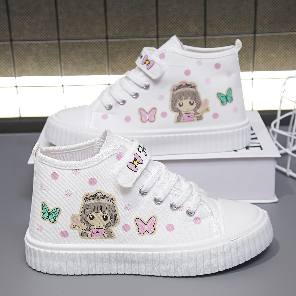 Girls' Canvas Sneakers with Cartoon Pattern, Ruffled Details, Hook-and-Loop Closure