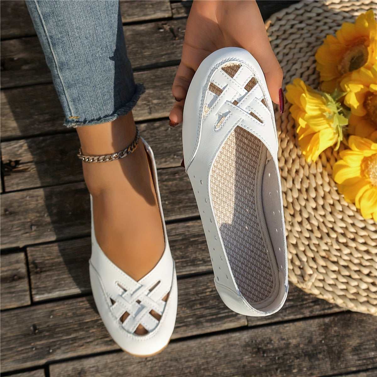Women's Casual Flat Shoes Hollow Design Rubber Sole Non-Slip Comfortable