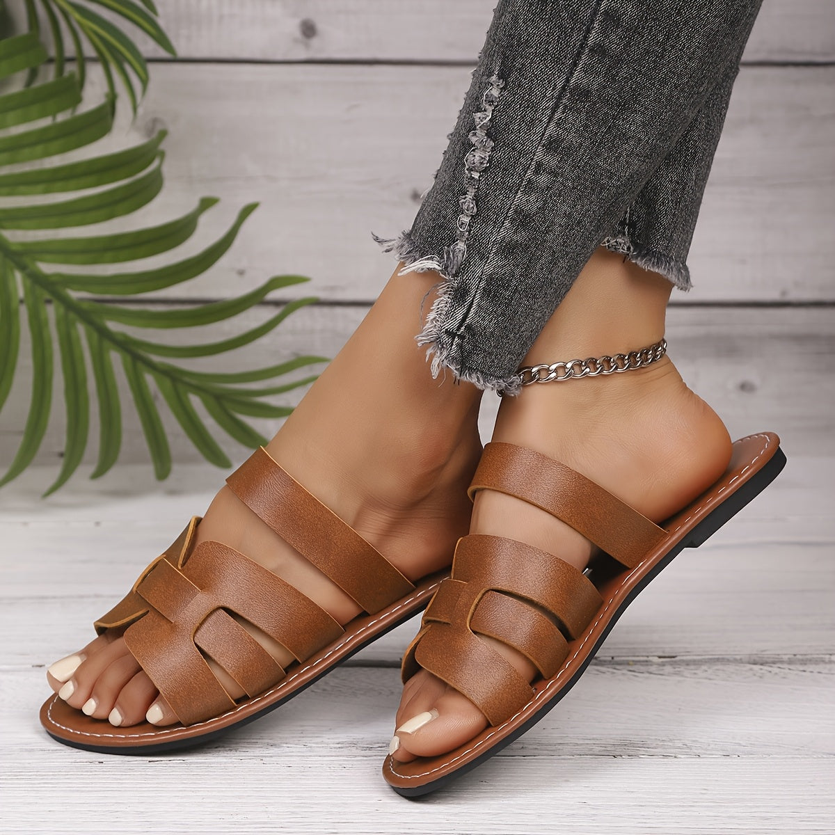 Ayollar uchun keng model ochiq barmoqli tekis sandalki, nafas oladigan strapli yozgi plyaj uchun