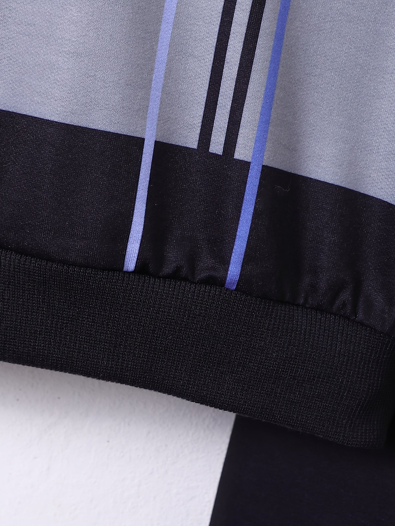 Boys' 2-Piece Sports Suit with Striped Sweatshirt and Joggers for Spring and Fall