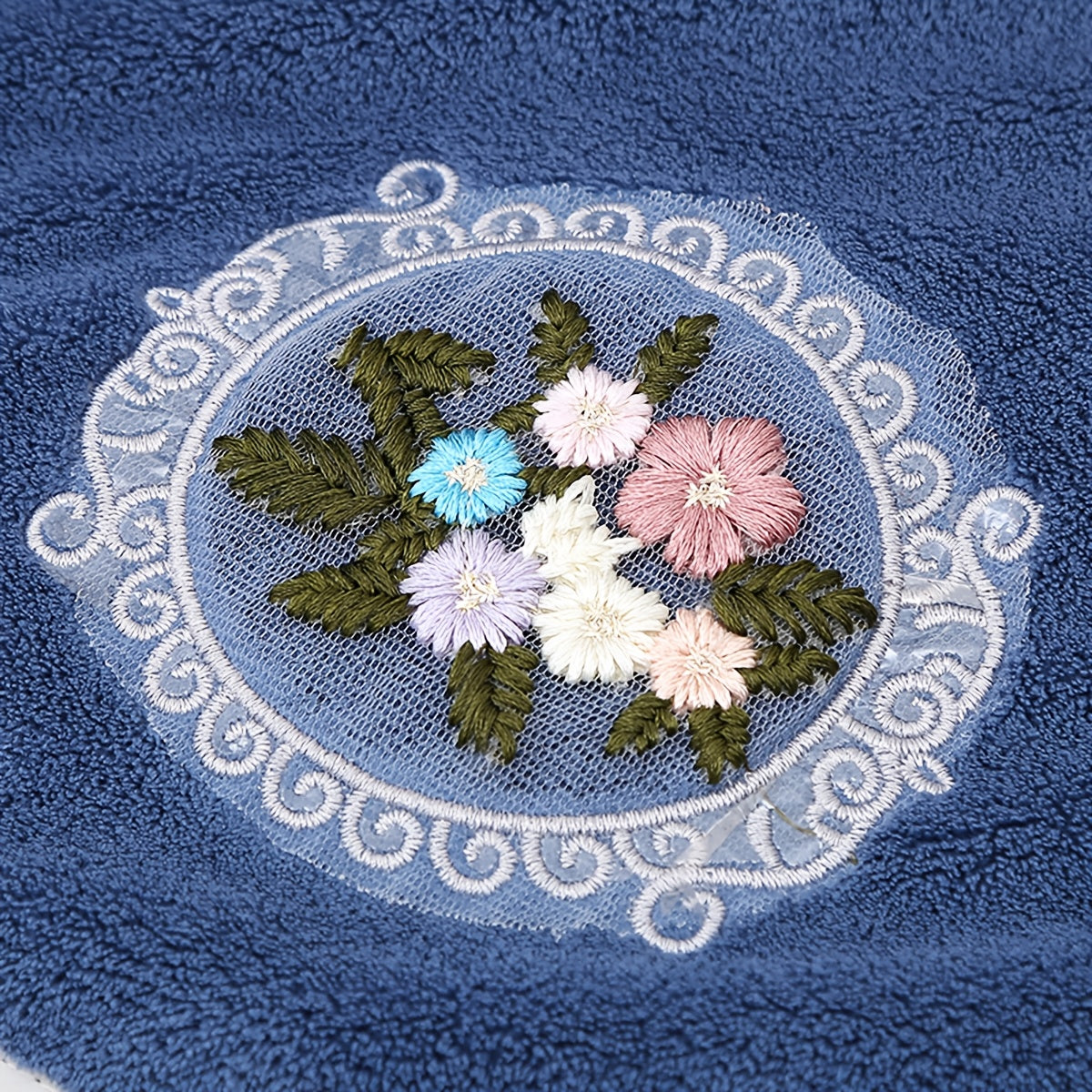 Set of 3 Coral Velvet Embroidered Bath Towels for Children and Adults 2 Small 35x75cm 1 Large 70x140cm