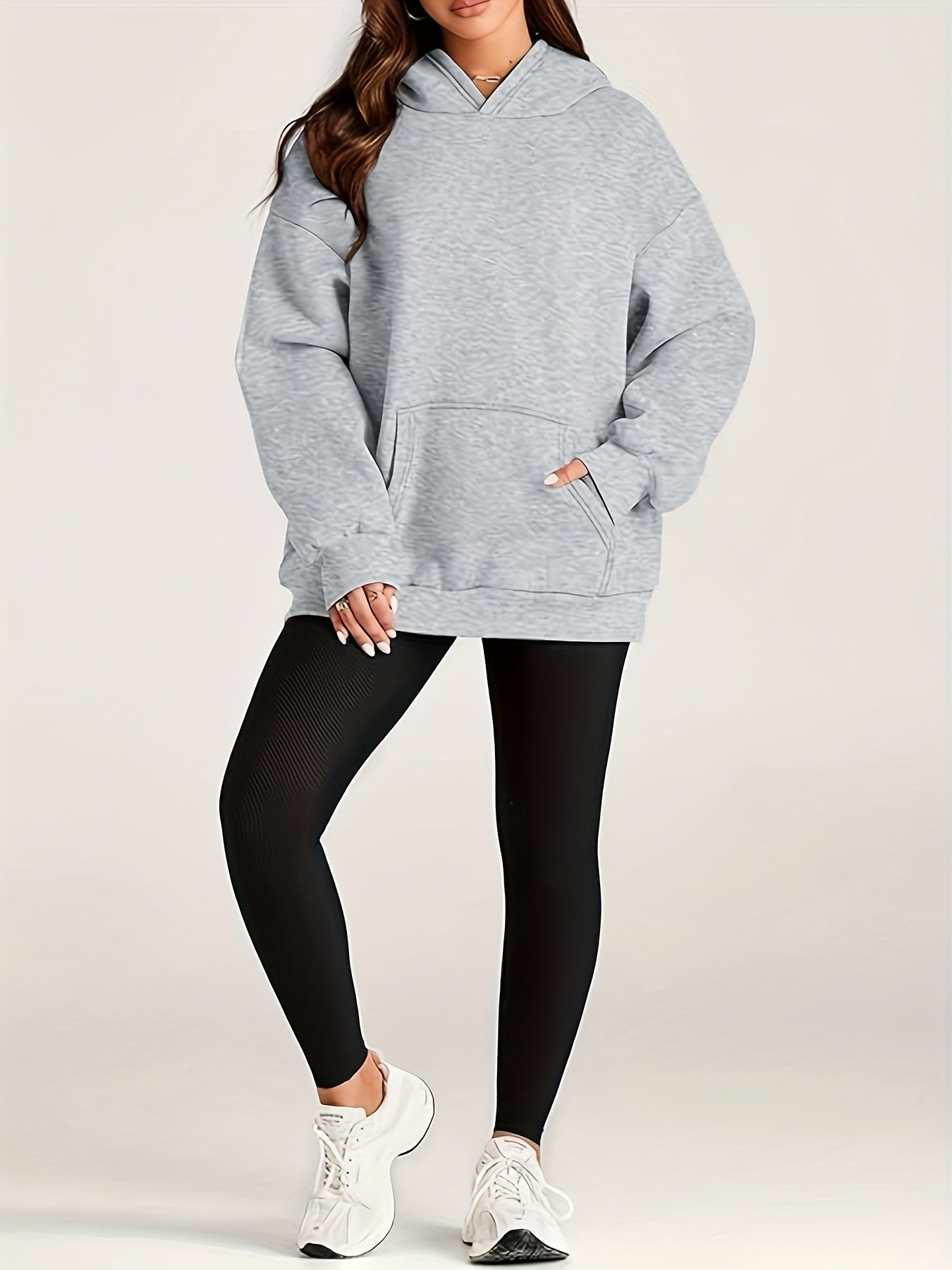 Plus o'lchamli kapüşonli svitshot, cho'ntakli, polyester tikilgan mato, kuz-qish