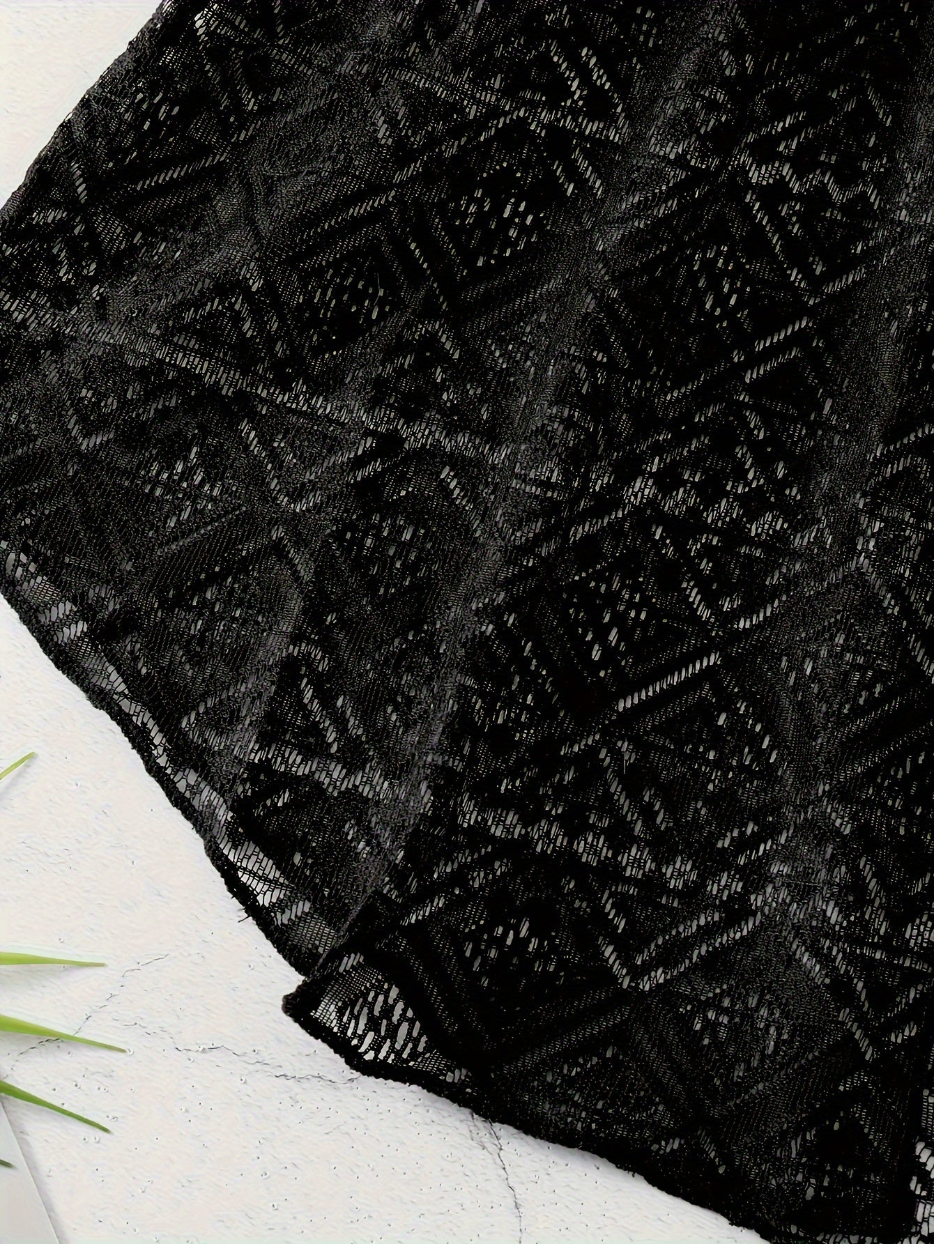 Ayollar uchun plussiz sexy geo naqshli qoplama, cho'milishga mo'ljallangan, tortishqichli bel va yarmi qo'lqoplar bilan.