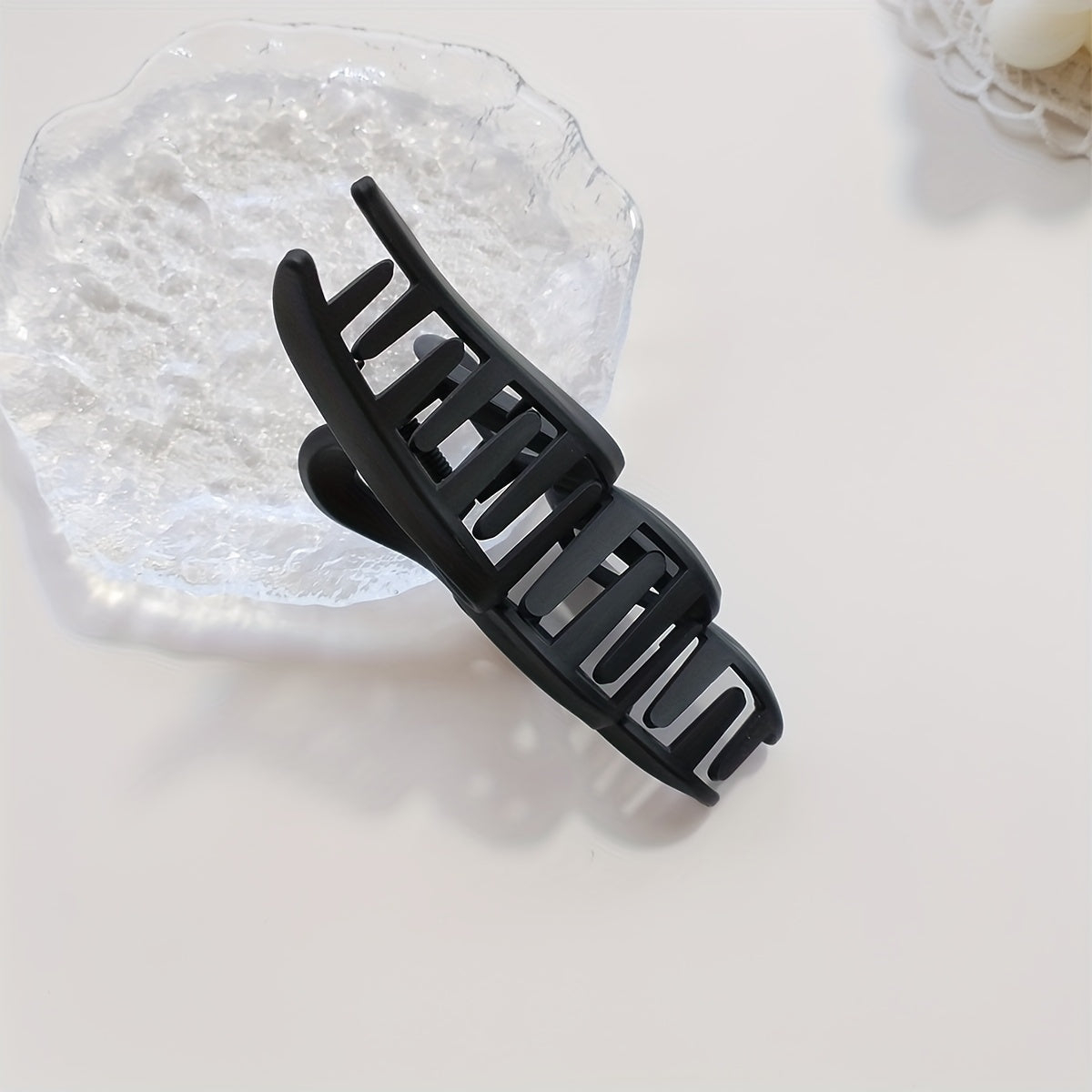 Vintage Style Resin Hair Claw Large Matte Wave Updo Clip for Women