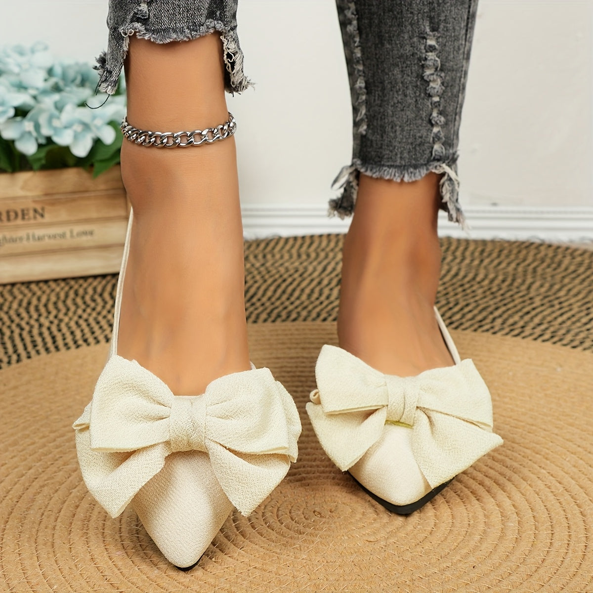 Women's Black Fabric Bow-Decorated Pointed Toe Slip-On Sandals