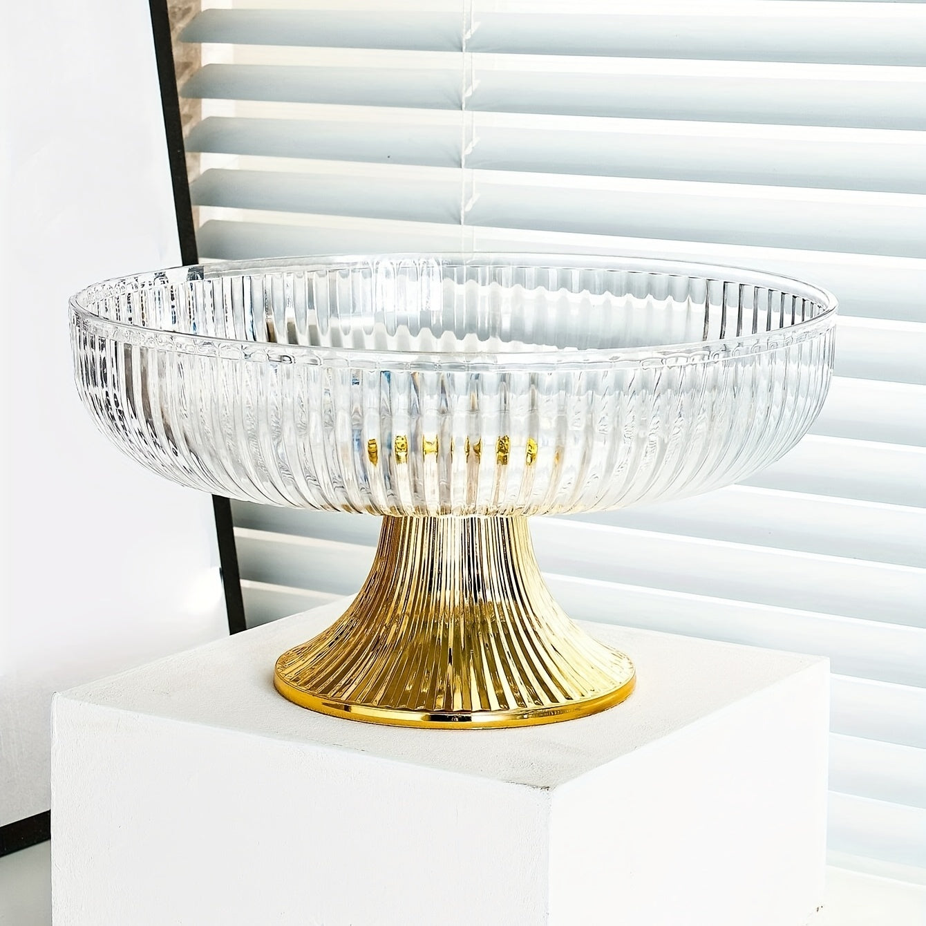 Acrylic Fruit Bowl with Gold Rim and Luxurious Texture for Snacks and Decor