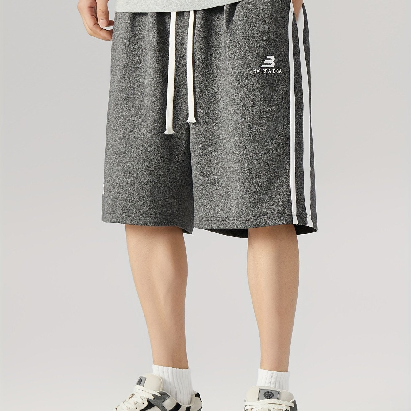 Katta o'lchamdagi erkaklar uchun tasodifiy shortlar - geometrik naqshga ega, polyester va elastan aralashmasidan tayyorlangan, tez quriydigan va keng kesimli basketbol shortlari, mashinada yuvish mumkin.