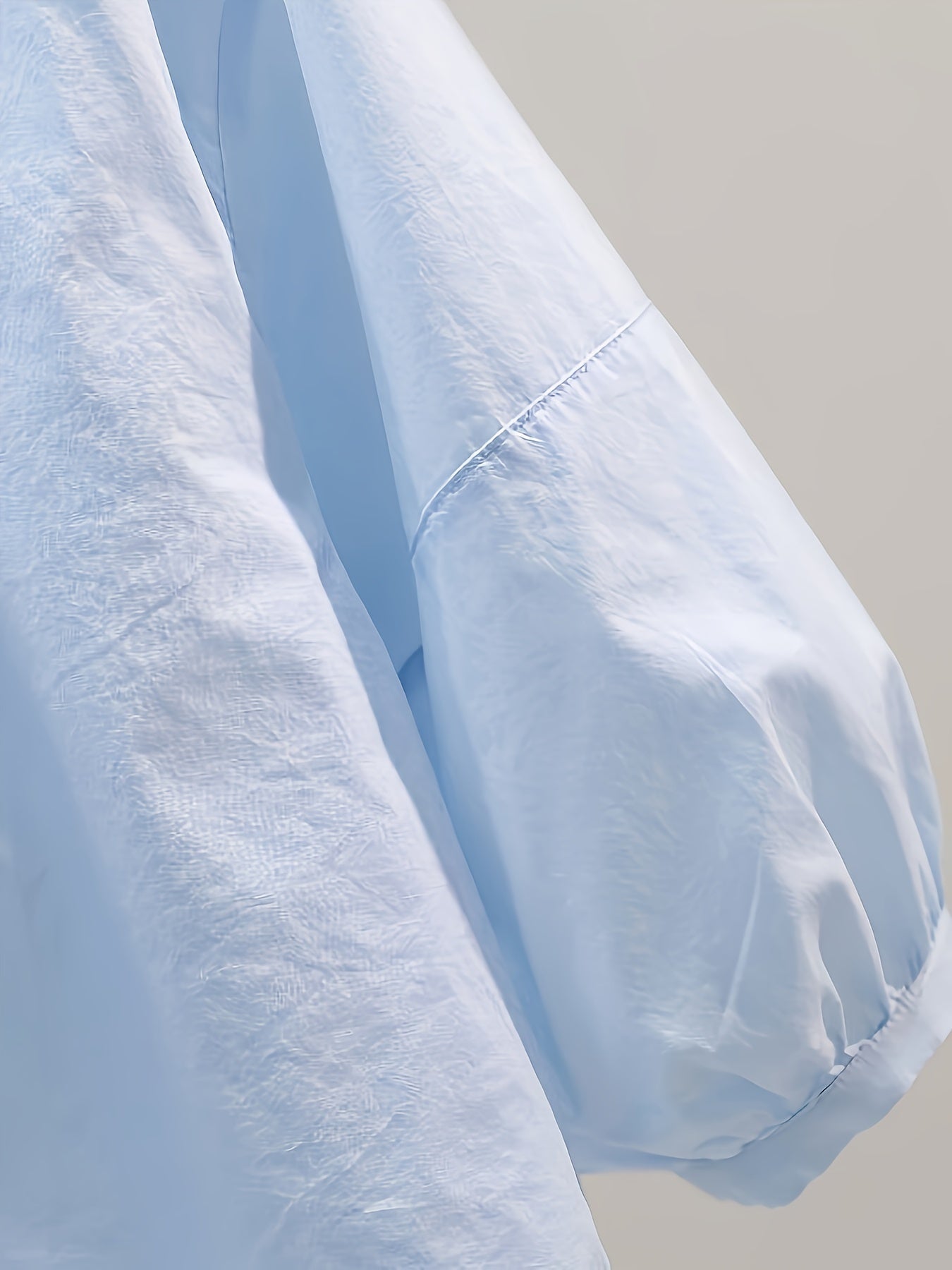 Women's Casual Woven Shirt with Lantern Sleeves and Slimming Design