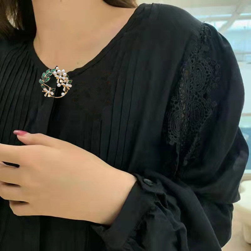 Women’s Christmas Brooch Set with Gardenia Pearl Design, Retro Style, 3 Pieces