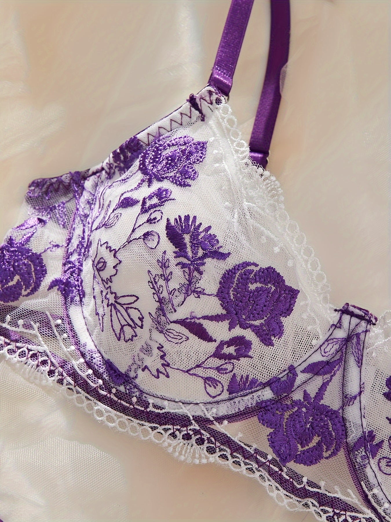 Women's Seductive Lace Lingerie Set with Adjustable Straps