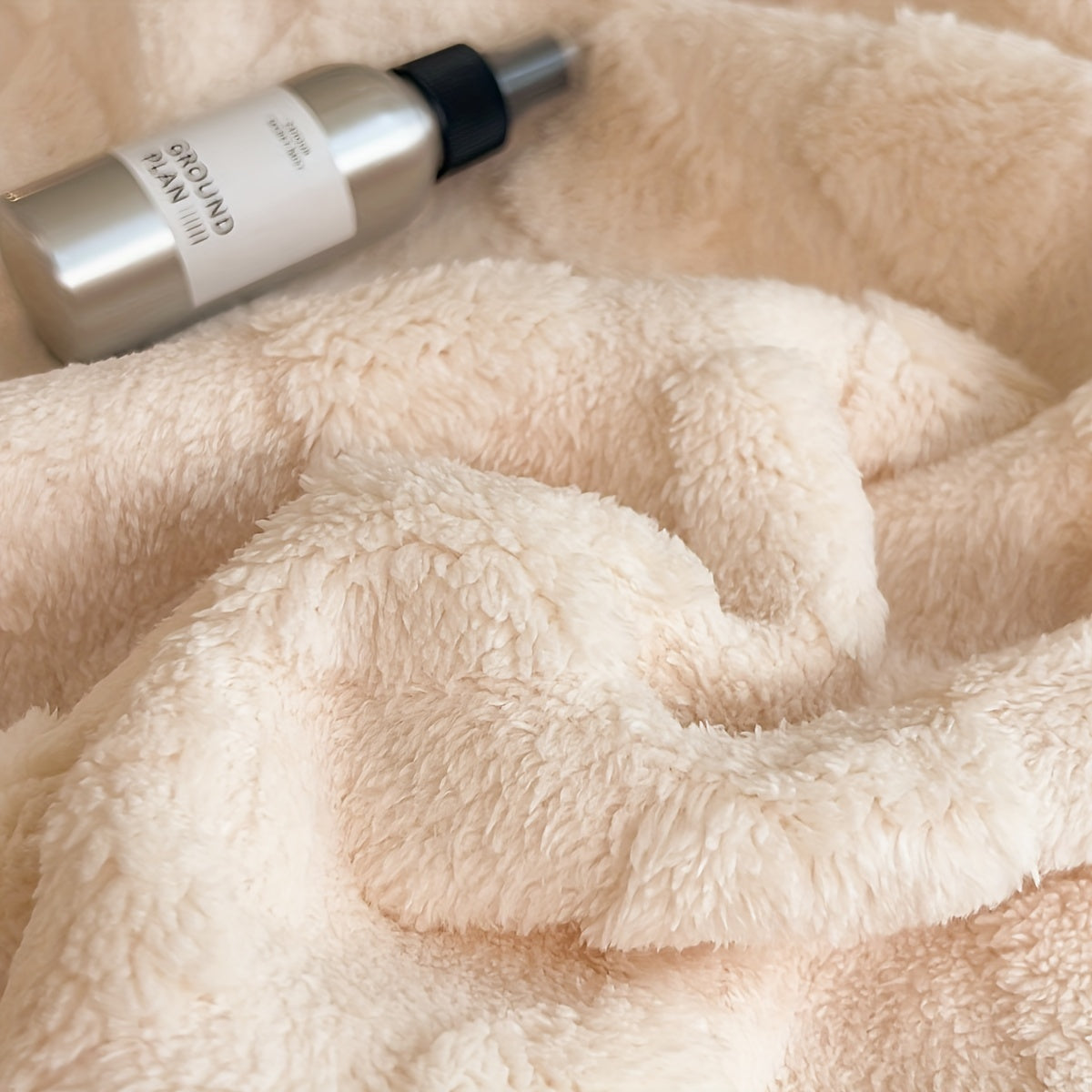 Double-Sided Taffeta Diamond-Quilted Throw Blanket Thick Warm All Seasons