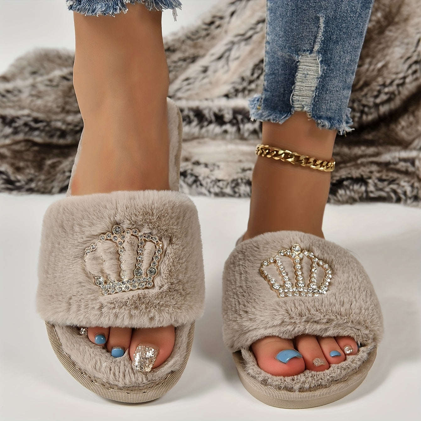 Women’s Plush Fleece Slippers with Gold Chain Accents Indoor House Shoes