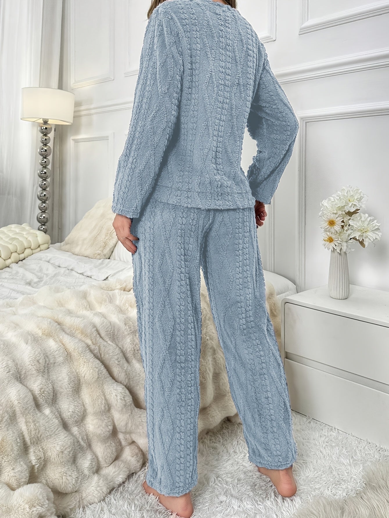 Plus Size Women’s Fleece Pajama Set with Bear Embroidery and Pattern